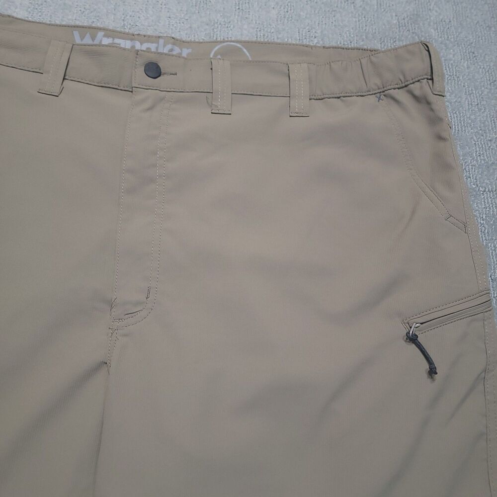 Wrangler Performance Utility Shorts Mens 48 Khaki Stretch 10" Inseem - Picture 2 of 12